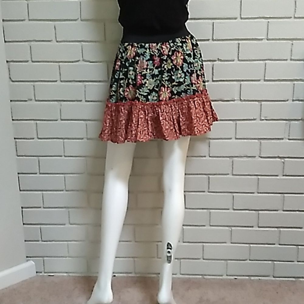 Xhileration Floral Ruffle Multicolored Mini Skirt. Size Small - Picture 6 of 11